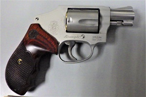 TSA officers at Arnold Palmer Regional Airport caught this loaded handgun inside a woman’s purse on September 3. (TSA photo)