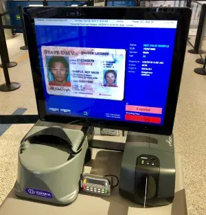 This screen indicates that this individual’s driver’s license is not valid. (TSA photo)
