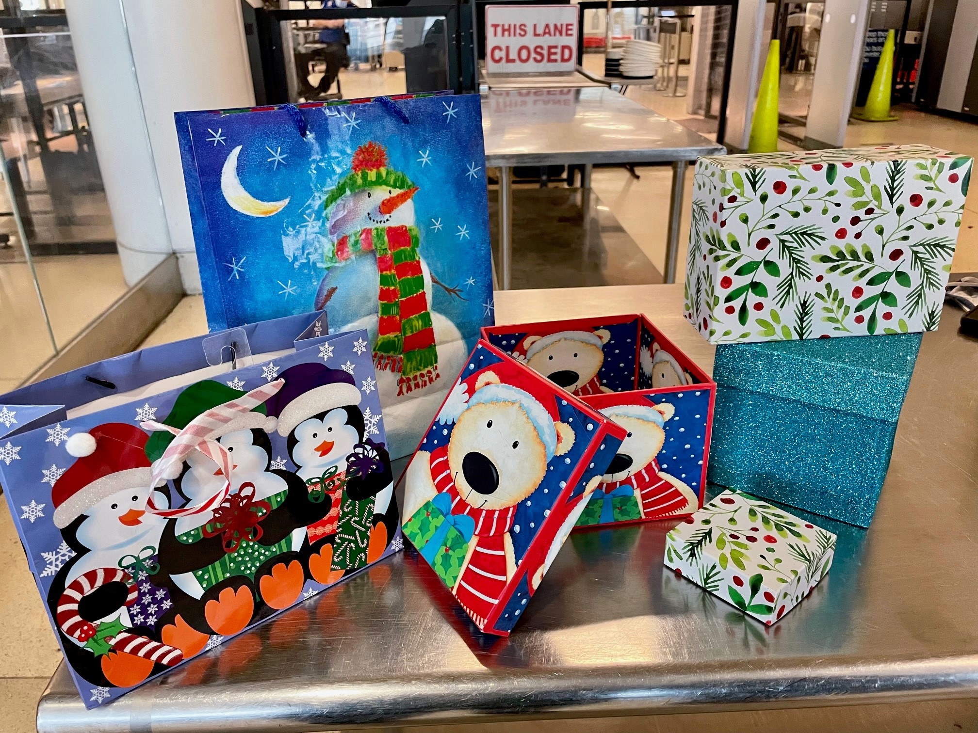 Use of gift boxes and gift bags are recommended for traveling with gifts. (TSA photo)